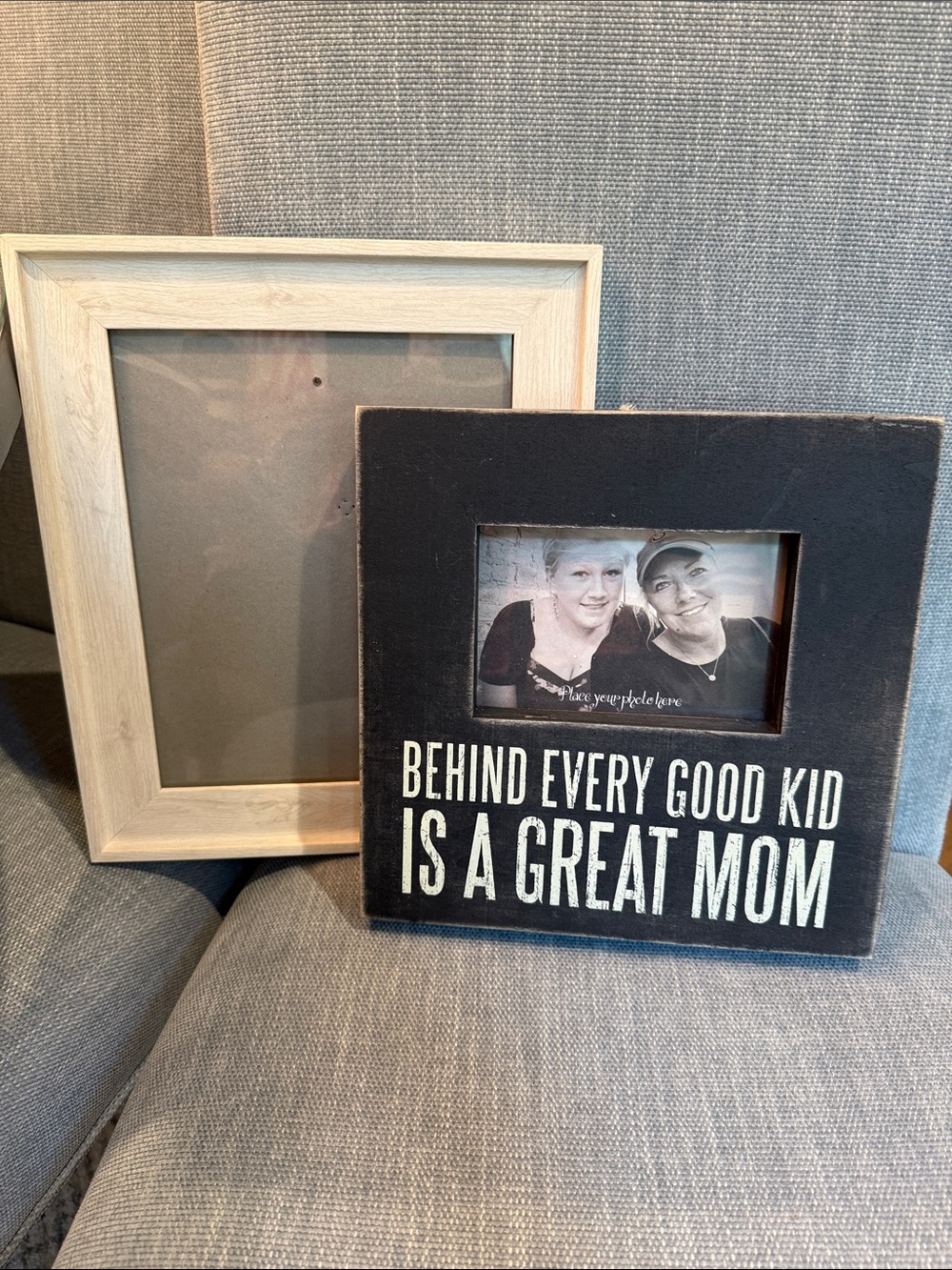 Set of 2 Wood PhotoFrames -“Behind Every Good Kid Is A Great Mom” and Ivory